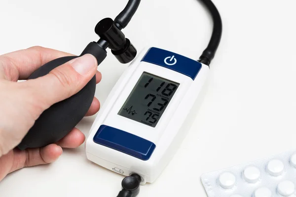 Tonometer tıp sağlığını denetleme — Stok fotoğraf
