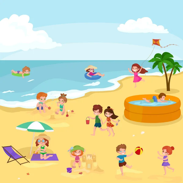 Yaz çocuk. Sahilde kumda oynayan çocuklar