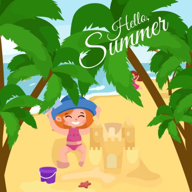 Çocuk yaz tatili. Oyun kum plajındaki su etrafında çocuklar