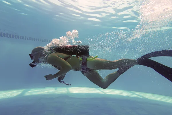 Immersioni in piscina, Immersioni subacquee, Immersioni subacquee — Foto Stock