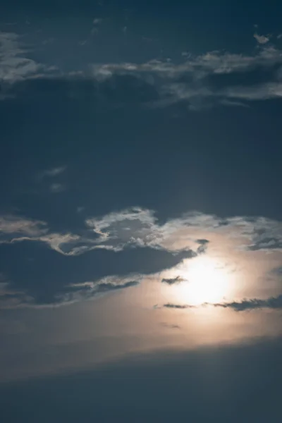 Mysterious night sky with full moon. Night sky with Full Moon and clouds — Stock Photo, Image