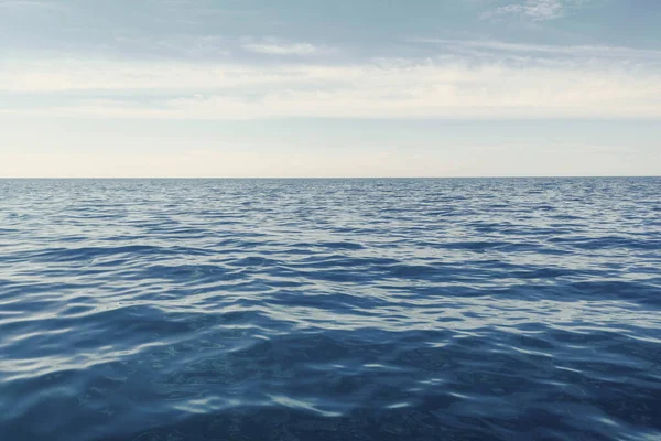 Blue Ocean Water Surface Blue Sky — Stock fotografie
