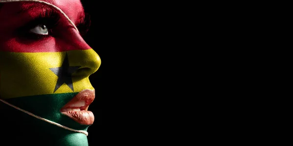 Ghana Fahne Auf Gesicht Einer Jungen Frau Gemalt Nationalflagge Auf — Stockfoto