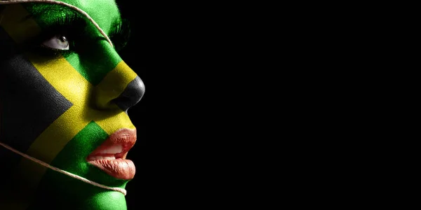 Jamaika Flagge Auf Gesicht Einer Jungen Frau Gemalt Nationalflagge Auf — Stockfoto