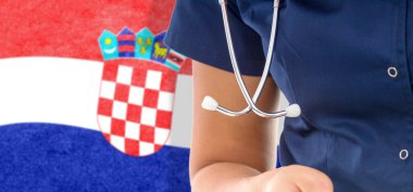 Hırvatistan steteskop ve ulusal sağlık sistemine sahip kadın doktoru işaretledi