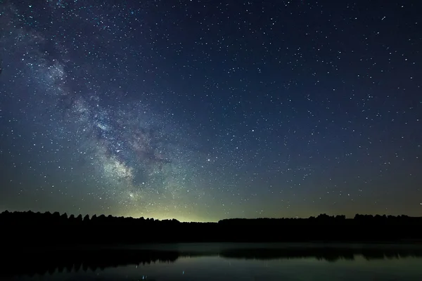 Vía Láctea galaxia hermoso cielo nocturno — Foto de Stock