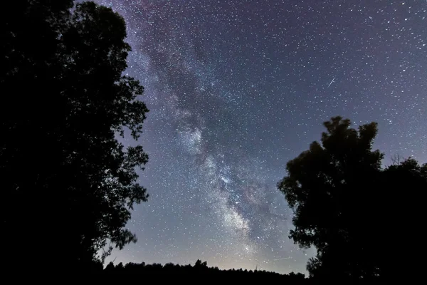 Vía Láctea galaxia hermoso cielo nocturno — Foto de Stock