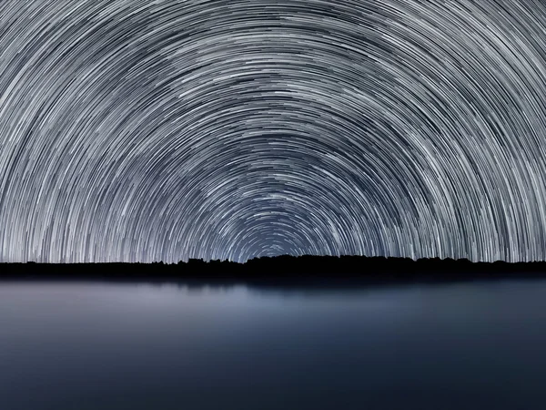 Звездные тропы, "Голубая ночь" — стоковое фото