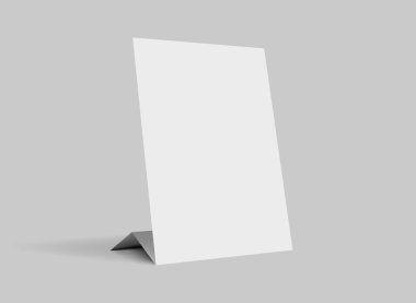 Kağıt üzerinde kağıt masa modeli reklamları.