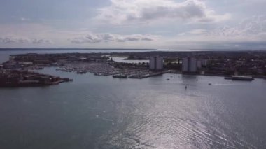 Haslar Marina ve Güney Doğu İngiltere, Hampshire 'ın güney kıyısındaki Gosport kasabası. hava durumu