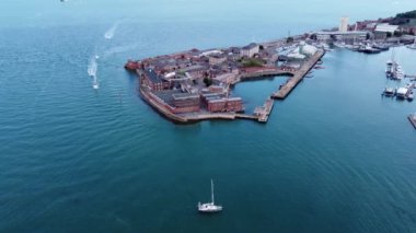 İngiltere, Hampshire, Gosport 'taki Haslar Marina yakınlarındaki Fort Blockhouse 33 Field Hastanesi. hava durumu