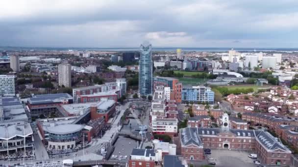 Town Cityscape Buildings Structures Portsmouth England Air Drone Shot — стокове відео