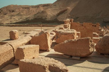 Morg Hatshepsut Tapınağı, Yukarı Mısır 'daki Antik Mısır morg tapınağı. On sekizinci hanedanlık firavunu Hatshepsut için inşa edildi.