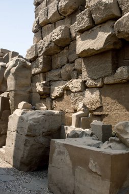 Deir el-Bahari ya da Dayr al-Bahri, Mısır 'ın başkenti Luxor' un batı kıyısında yer alan bir morg tapınağı ve mezar kompleksi.