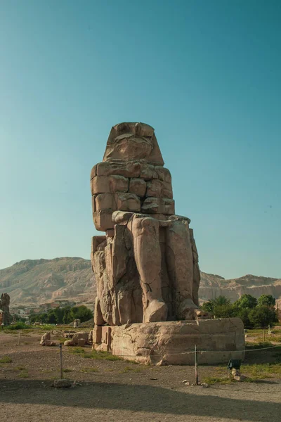 Memnon Heykeli Amenhotep Iii Temsil Eden Iki Anıtsal Heykeldir 1386 — Stok fotoğraf