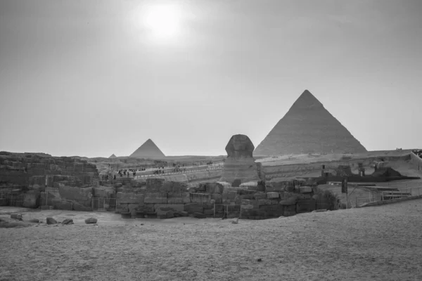 吉萨金字塔 Giza Pyramid Complex 也被称为吉萨死城 Giza Necropolis 是埃及大开罗吉萨高原上的一个遗址 — 图库照片