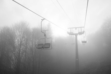  Ukrayna 'daki Karpat Dağları' nda teleferik.