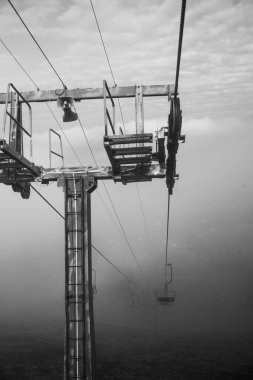  Ukrayna 'daki Karpat Dağları' nda teleferik.