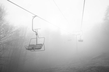  Ukrayna 'daki Karpat Dağları' nda teleferik.
