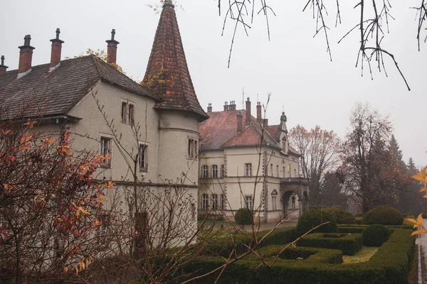 Increíbles Vistas Arquitectónicas Del Oeste Ucrania Cuento Hadas Shenborn Palace — Foto de Stock