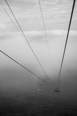  Ukrayna 'daki Karpat Dağları' nda teleferik.