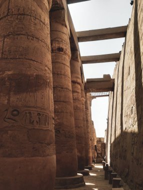 Deir el-Bahari ya da Dayr al-Bahri, Mısır 'ın başkenti Luxor' un batı kıyısında yer alan bir morg tapınağı ve mezar kompleksi.