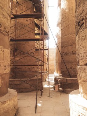 Deir el-Bahari ya da Dayr al-Bahri, Mısır 'ın başkenti Luxor' un batı kıyısında yer alan bir morg tapınağı ve mezar kompleksi.