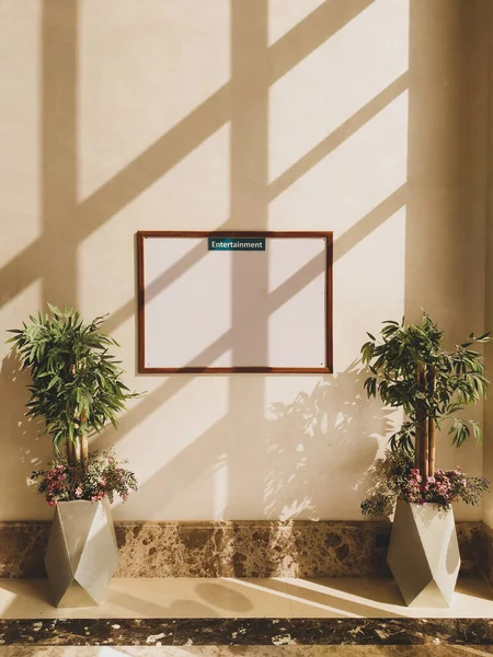 Interieur Des Modernen Gebäudes Mit Pflanzen — Stockfoto