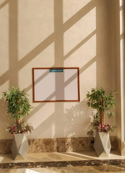 Interieur Des Modernen Gebäudes Mit Pflanzen — Stockfoto