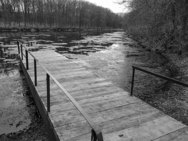 Bellissimo Paesaggio Molo Sul Fiume Campagna — Foto Stock