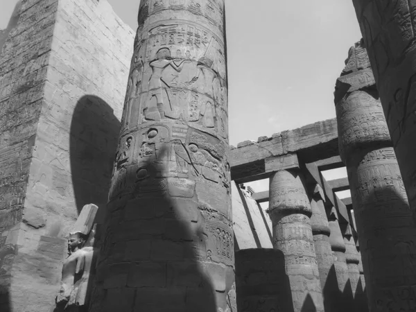 Deir el-Bahari ya da Dayr al-Bahri, Mısır 'ın başkenti Luxor' un batı kıyısında yer alan bir morg tapınağı ve mezar kompleksi.