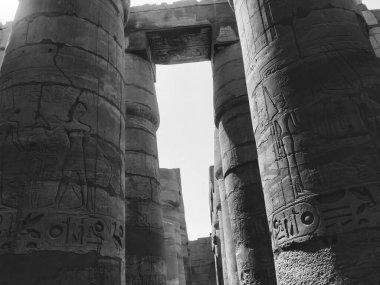 Deir el-Bahari ya da Dayr al-Bahri, Mısır 'ın başkenti Luxor' un batı kıyısında yer alan bir morg tapınağı ve mezar kompleksi.