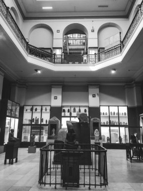 Mısır Tarihi Müzesi, Mısır 'ın Kahire kentindeki Mısır Müzesi olarak bilinir.