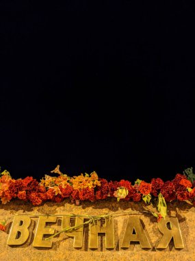 9 Mayıs 2021 tarihli anma töreninde çiçekler 