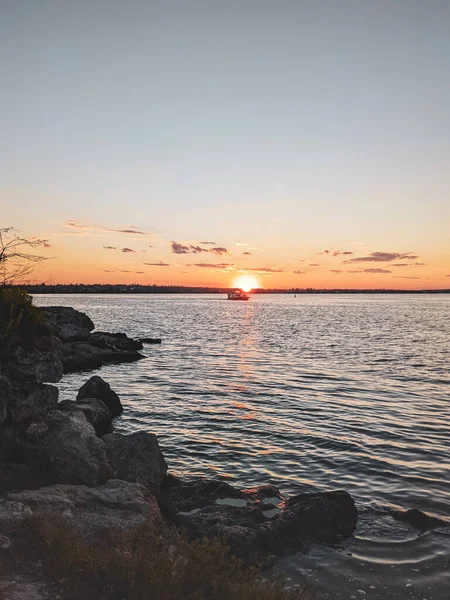 Strand Med Vacker Solnedgång Bakgrunden Havet — Stockfoto