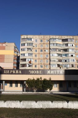 Kasaba sokaklarındaki eski binalar