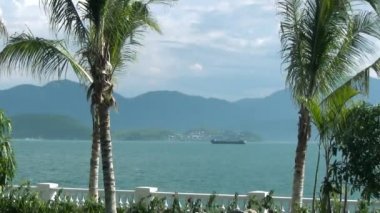 MAVNA Denizi Adaları arka güvertede boyunca yelken