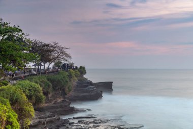Tabanan, Bali / Endonezya 11 / 02 / 2018 Tanah Lot Tapınağı ve Beraban Köyündeki doğal mağara