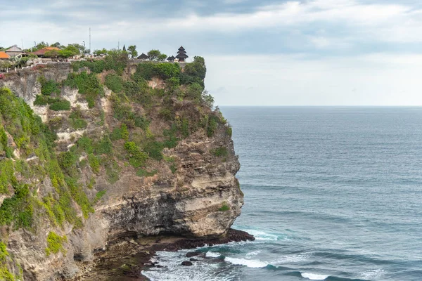 Uluwatu Tempel Klif Geconfronteerd Met Ruige Kust Uluwatu Bali Indonesië — Stockfoto