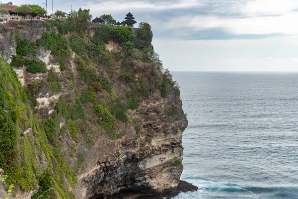 Uluwatu Tempel Klif Geconfronteerd Met Ruige Kust Uluwatu Bali Indonesië — Stockfoto