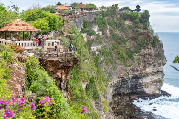 Uluwatu Tempel Klif Geconfronteerd Met Ruige Kust Uluwatu Bali Indonesië — Stockfoto