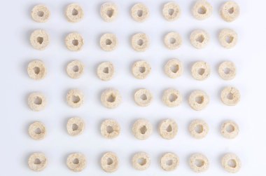 Kahvaltı, Cheerios üst üste konmuş.