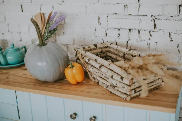 Decoraciones Otoño Para Cocina Calabaza Gris Sobre Fondo Madera — Foto de Stock