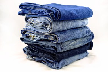 kot pantolon beyaz zemin üzerinde izole kazık