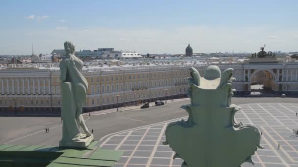 Η στήλη Alexander στην πλατεία Palace Αγία Πετρούπολη — Αρχείο Βίντεο