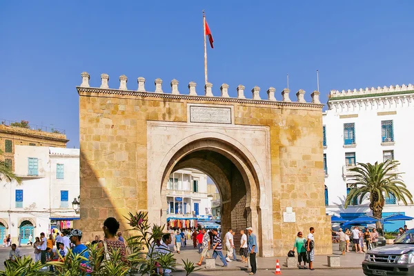 TUNIS, TUNÍSIA - 29 de agosto de 2007. Portões de Medina, centro velho de Túnis, capital da Tunísia . — Fotografia de Stock