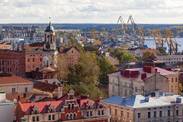 Vyborg (Viipuri), vista panorámica en el soleado día de otoño. Rusia . —  Fotos de Stock
