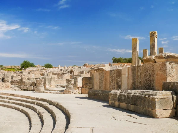 Dougga, római romok. UNESCO Világörökség Tunéziában. — Stock Fotó