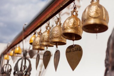 Sakral çan Wat Saket Ratcha Wora Maha Wihan (altın Mount) içinde. Bangkok, Tayland.