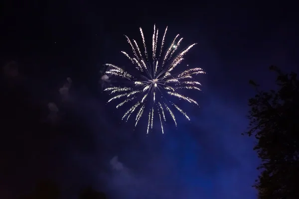 Feux d'artifice le jour de la Victoire, 9 mai 2016. Russie . — Photo